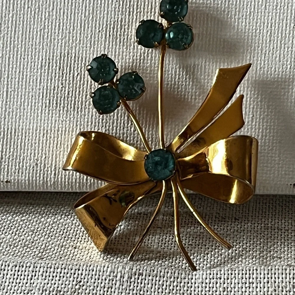 Vintage Coro Sterling - Brooch Silver w/ gold plating.